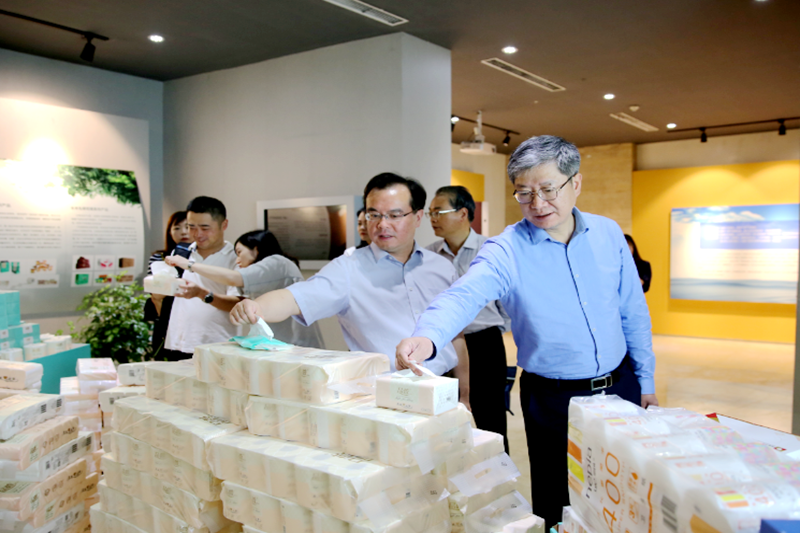 2019年 5月22日，時(shí)任浙江省社會(huì)組織綜合黨委專職副書記、省民政廳社會(huì)組織管理局局長蔡國華蒞臨景興紙業(yè)調(diào)研企業(yè)發(fā)展情況和黨建工作